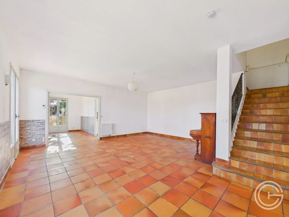 � vendre  Maison Saint-Laurent-du-Var (06700)