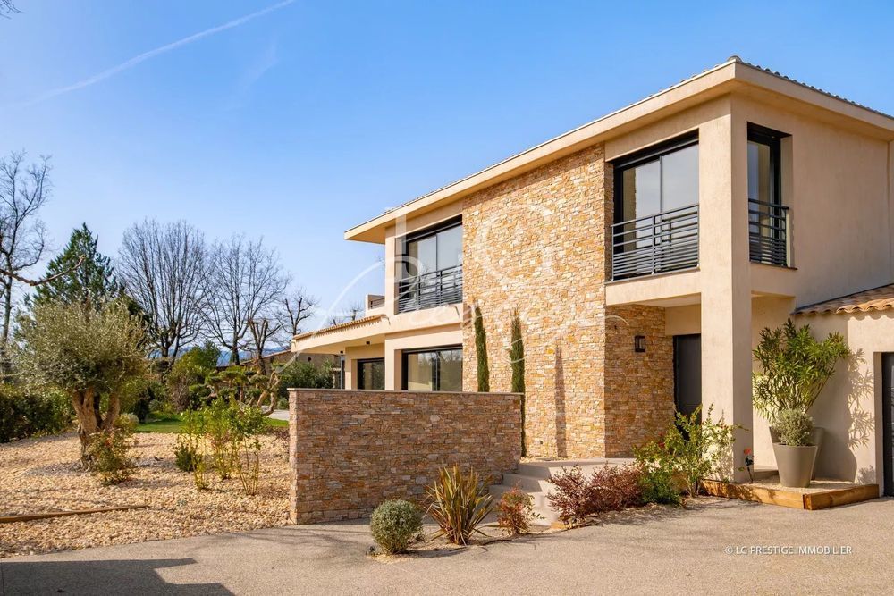 � vendre  Villa Tourrettes (83440)