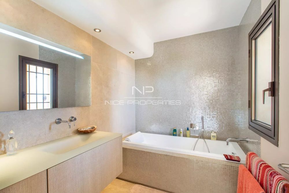 � vendre  Villa Nice (06100)