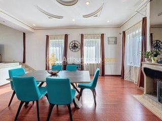  Maison � vendre 8 pi�ces 285 m�