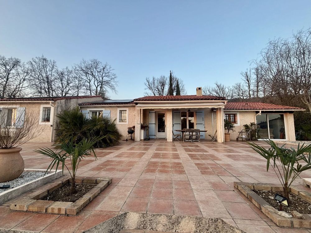 � vendre  Maison Tourrettes (83440)