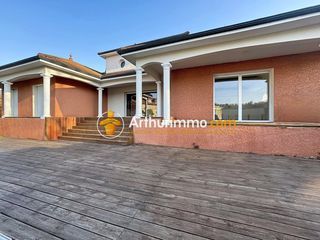  Villa � vendre 7 pi�ces 180 m�