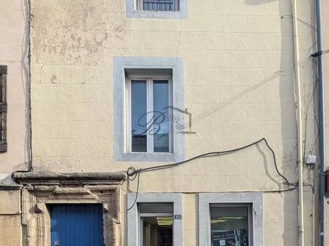 Local de 67 m&sup2; &agrave; louer, &agrave; Pertuis 84120. 780 84120 Pertuis