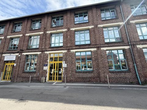 &Agrave; LOUER : BUREAUX PROFESSIONNELS 126 m&sup2; + PARKING PRIVATIF ! 1690 02100 Saint-quentin