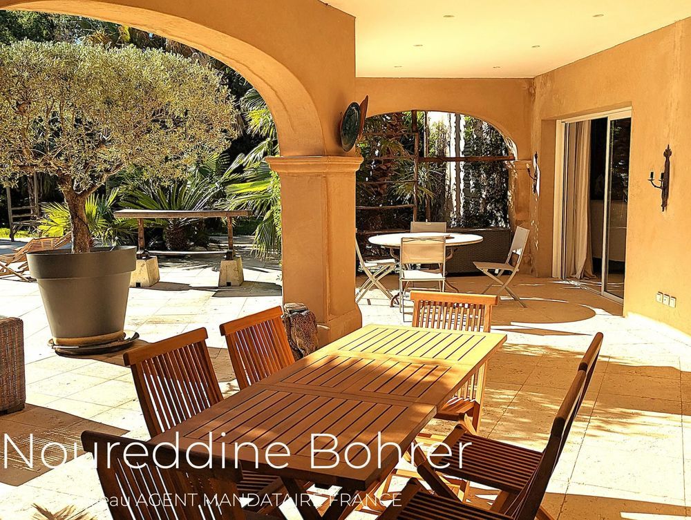 � vendre  Villa Grimaud (83310)