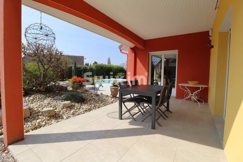   El�gante maison de plain pied avec piscine ! Maison - 5 pi�ce(s) - 114 m�