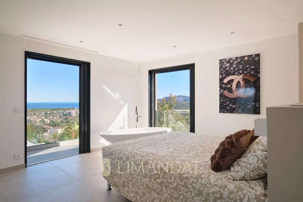 � vendre  Villa Mandelieu-la-Napoule (06210)