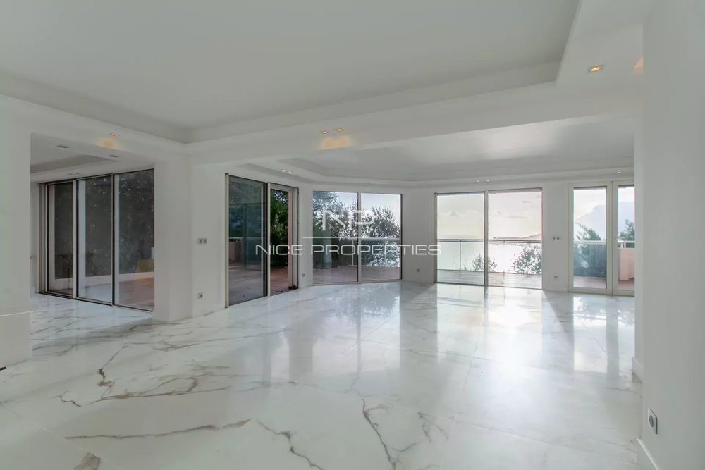 � vendre  Appartement Roquebrune-Cap-Martin (06190)