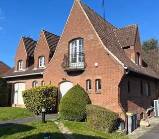  Maison � vendre 8 pi�ces 215 m�