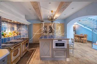  Villa � vendre 15 + pi�ces 640 m�