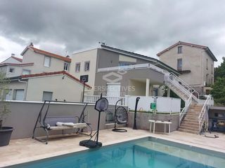  Maison � vendre 8 pi�ces 243 m�