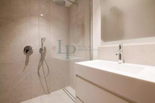  Villa 15 + pi�ces 380 m� Roquebrune-sur-argens