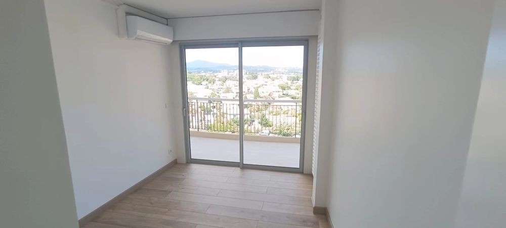 � vendre  Appartement Mandelieu-la-Napoule (06210)