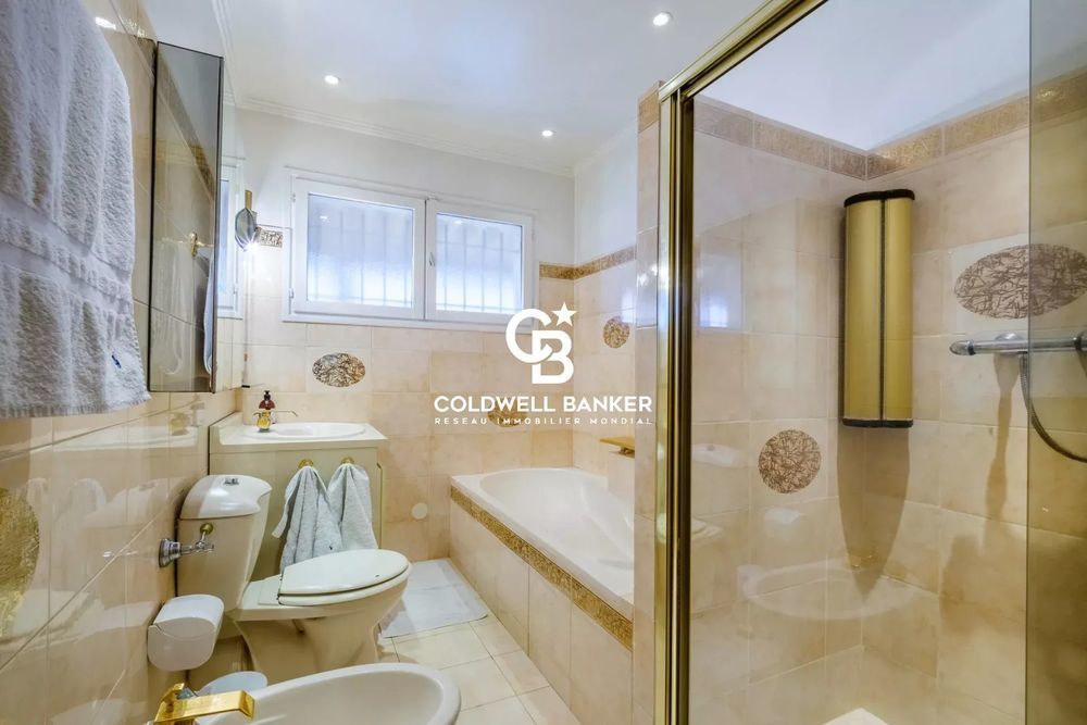 � vendre  Maison Cagnes-sur-Mer (06800)