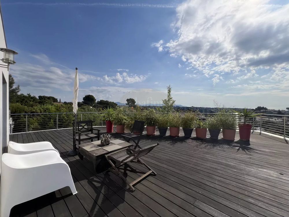 � vendre  Villa Cagnes-sur-Mer (06800)