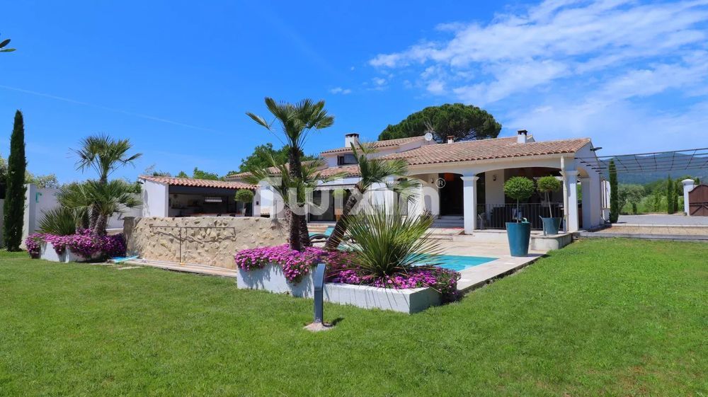 � vendre  Villa Lourmarin (84160)