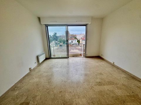   Grand studio Saint Laurent du Var Appartement - 1 pi�ce(s) - 24 m�