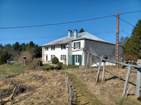   HAUT JURA : Maison isol�e sur 5,7 ha Maison - 8 pi�ce(s)