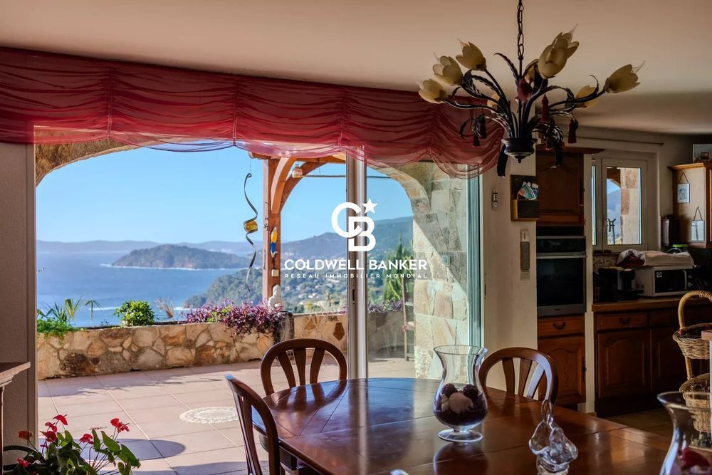 � vendre  Maison Rayol-Canadel-sur-Mer (83820)