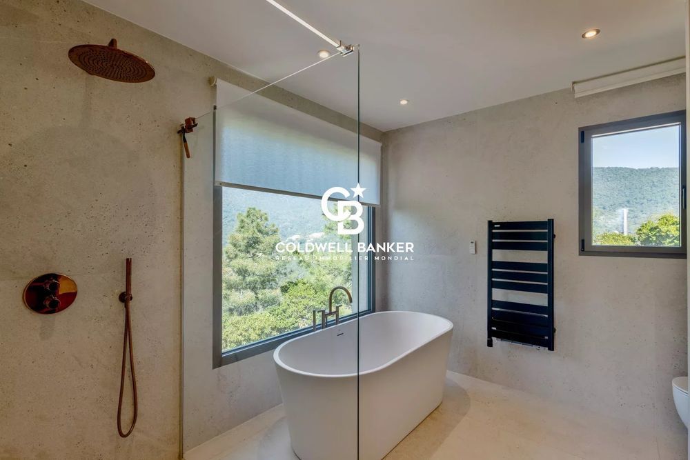 � vendre  Maison Rayol-Canadel-sur-Mer (83820)