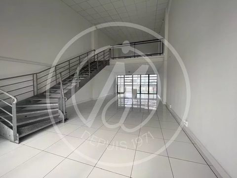 &Agrave; louer  Local &eacute;tage de 118 m2 &agrave; Jarry  2 124 euros/mois + charg 2362 97122 Baie-mahault