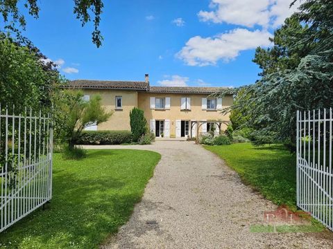   CHEYSSIEU,  Ancien corps de ferme T7 de 213m� avec un terrain de Maison - 7 pi�ce(s) - 213 m�