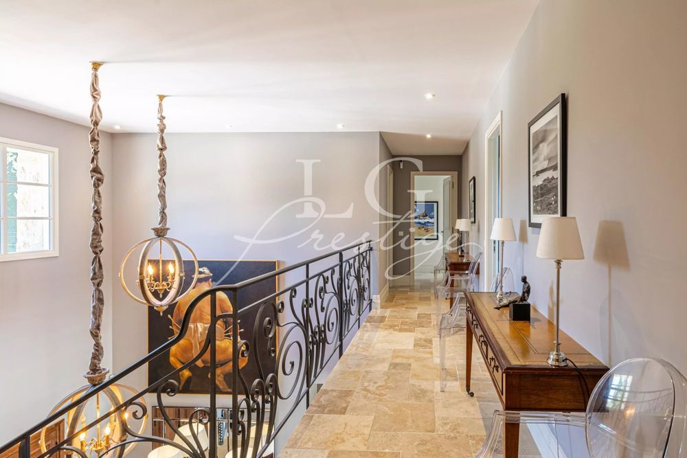 � vendre  Villa Tourrettes (83440)