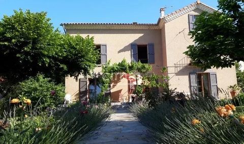   Maison de matre avec dpendances et garages sur 2868 m de terr Maison - 11 pice(s) - 365 m