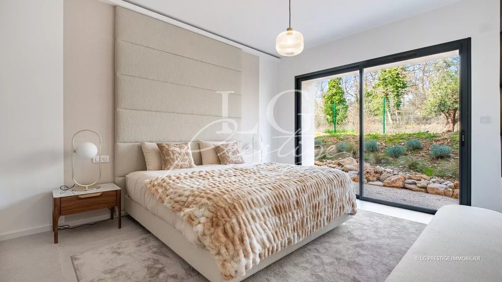 � vendre  Villa Tourrettes (83440)