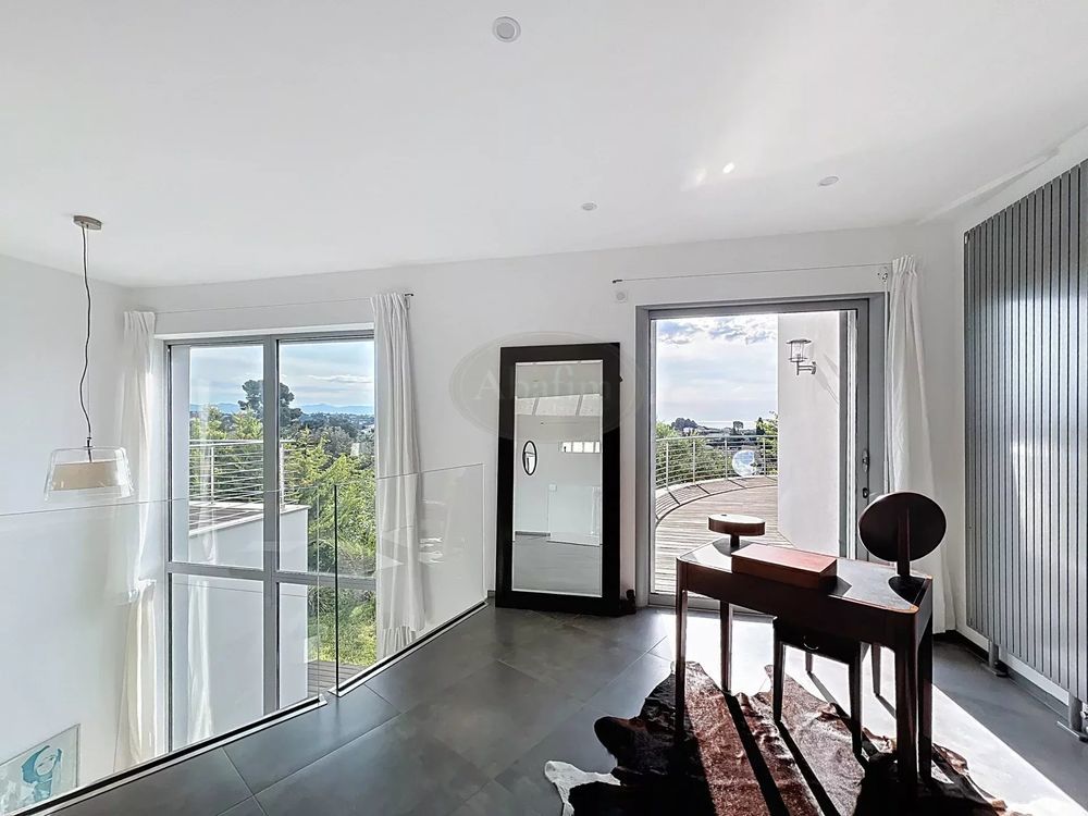 � vendre  Villa Cagnes-sur-Mer (06800)