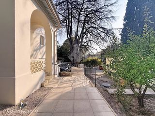  Immeuble � vendre 740 m�