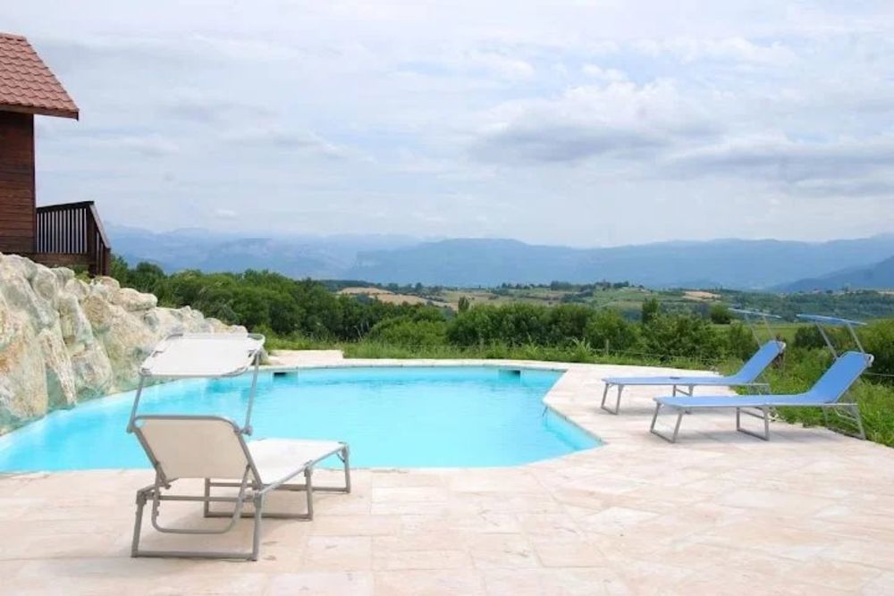 � vendre  Maison Montmiral (26750)