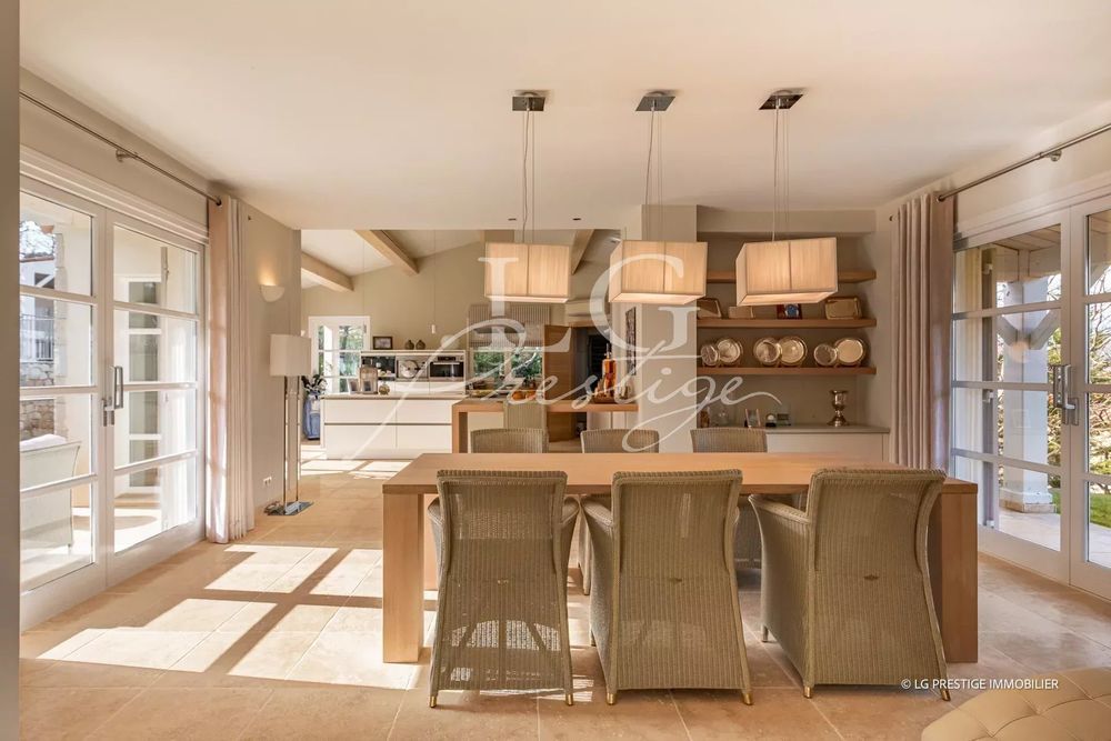 � vendre  Villa Tourrettes (83440)