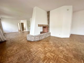  Immeuble � vendre 15 + pi�ces 550 m�