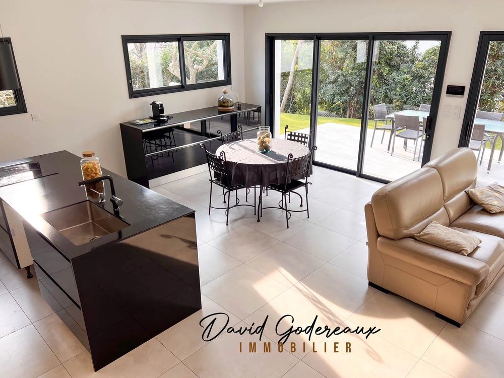 � vendre  Maison Saint-Rapha�l (83700)