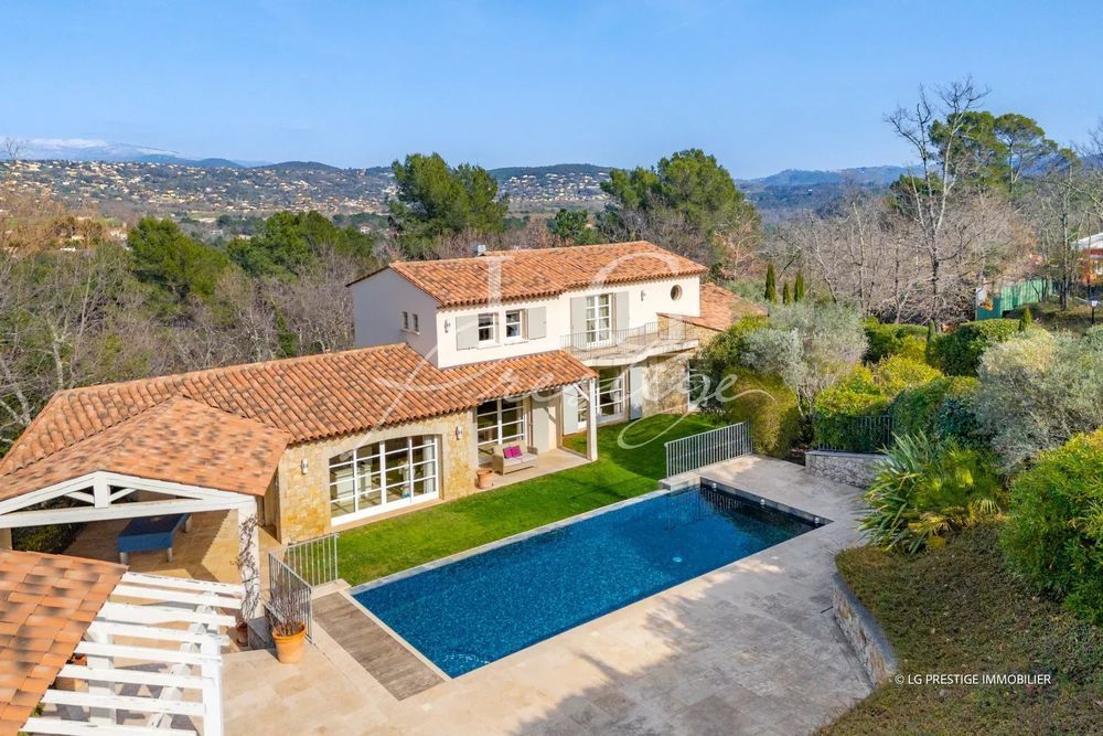 � vendre  Villa Tourrettes (83440)