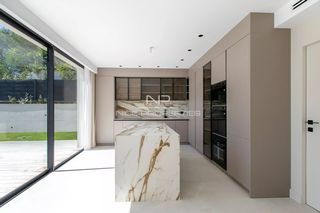  Villa � vendre 8 pi�ces 280 m�