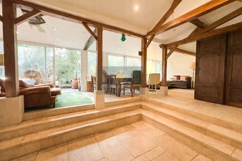   Maison de caract�re aux volumes exceptionnels � Villiers-sur-Sui Maison - 8 pi�ce(s) - 340 m�