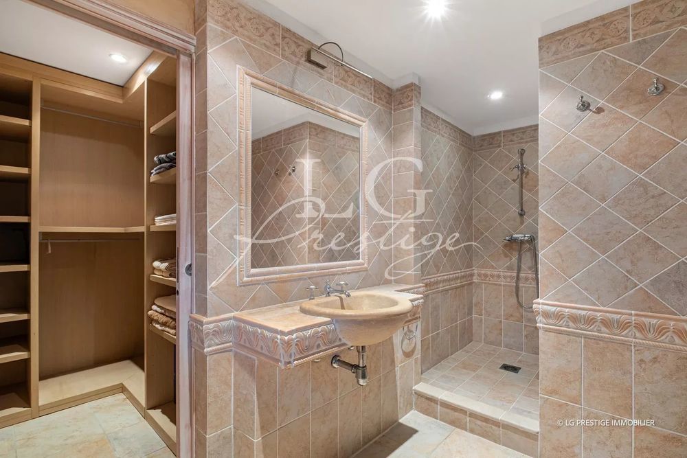 � vendre  Villa Grasse (06130)