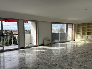  Appartement � louer 5 pi�ces 160 m�