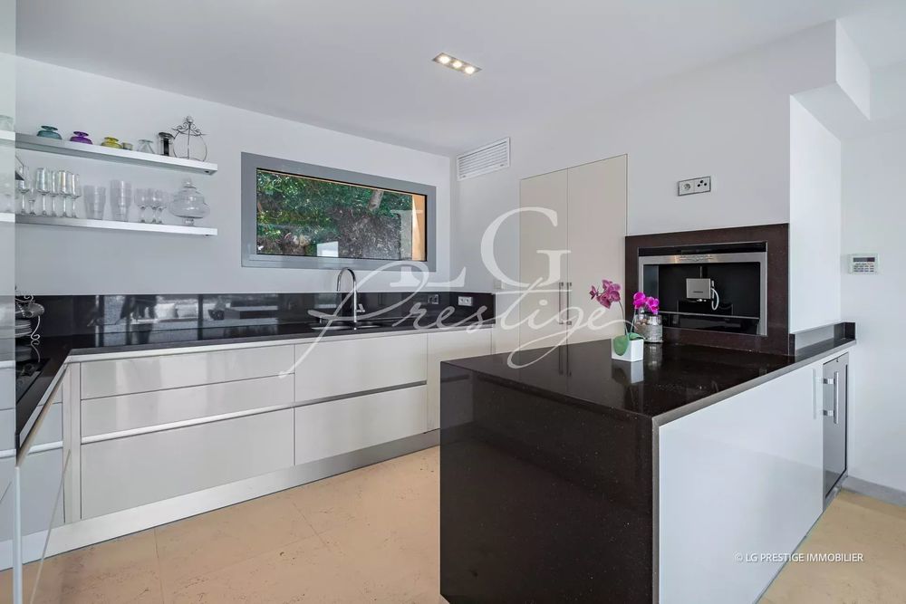 � vendre  Maison Th�oule-sur-Mer (06590)