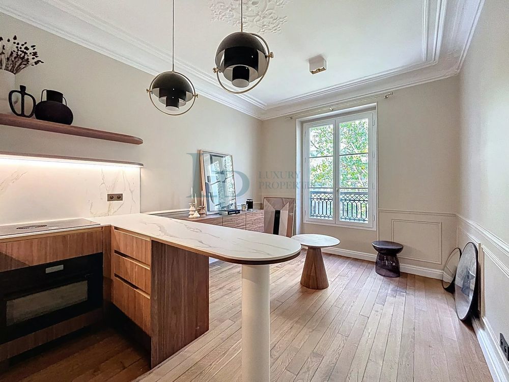 � vendre  Appartement Paris 8