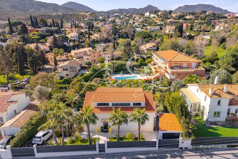 � vendre  Villa Mandelieu-la-Napoule (06210)