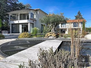  Maison � vendre 8 pi�ces 270 m�