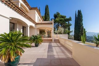  Villa � vendre 7 pi�ces 311 m�