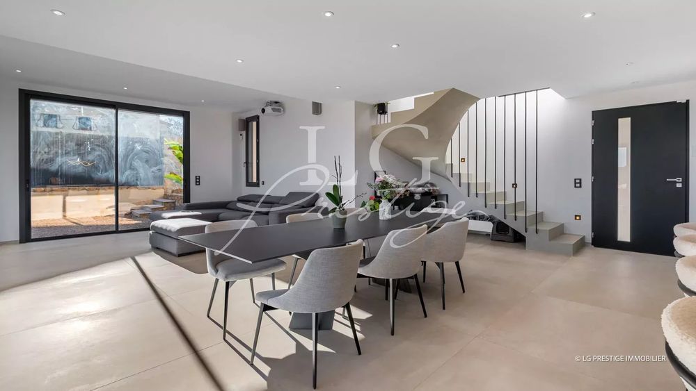 � vendre  Villa Tourrettes (83440)