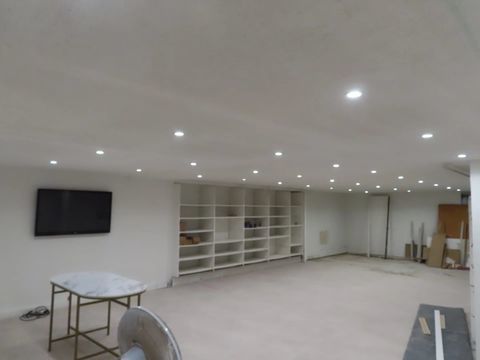 Local commercial 1575000 06400 Cannes