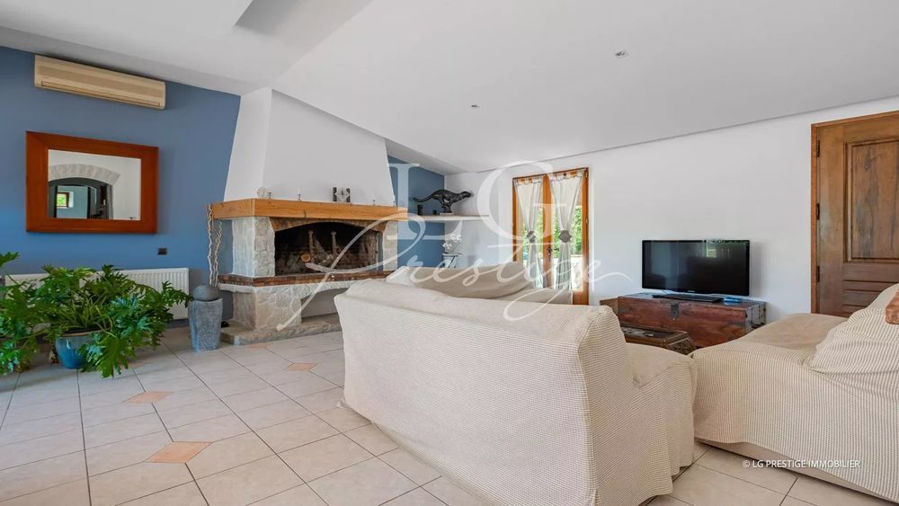 � vendre  Maison Saint-Paul-en-For�t (83440)