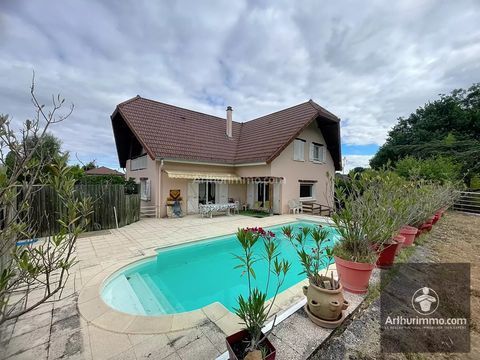   Maison familiale 5 chambres avec piscine Maison - 9 pi�ce(s) - 254 m�