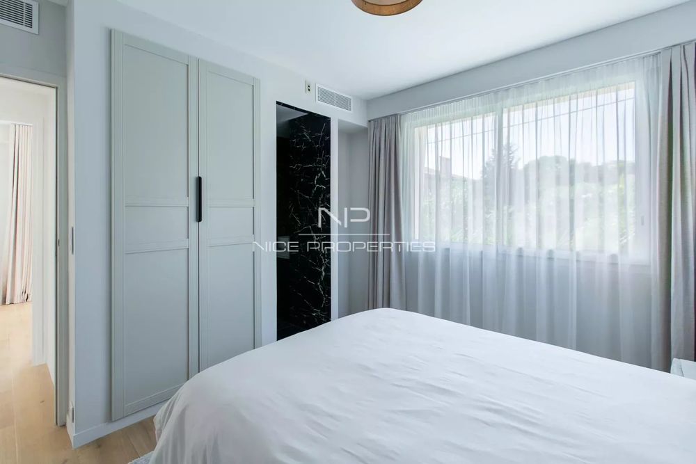 � vendre  Villa Antibes (06600)